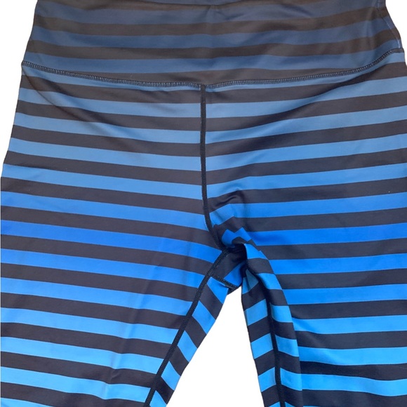 Zyia light n tight blue ombre stripe leggings 7/8 hi rise - Picture 2 of 7